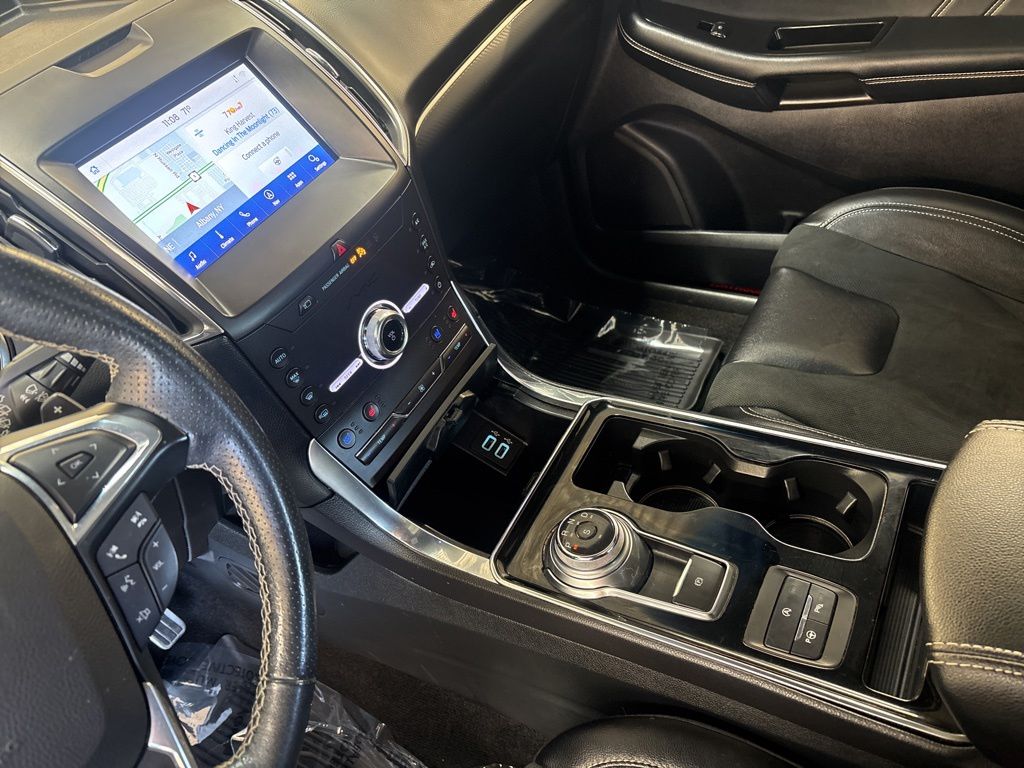 Thumbnail: 2020 Ford Edge - 11