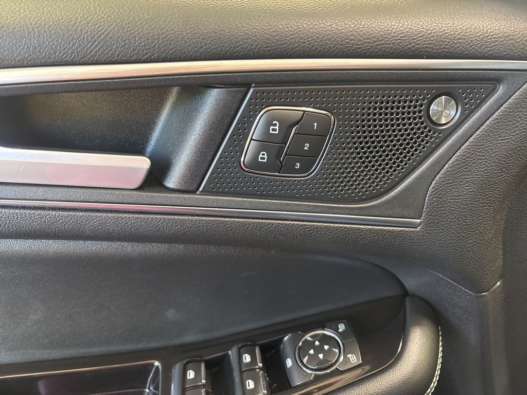 Thumbnail: 2020 Ford Edge - 19