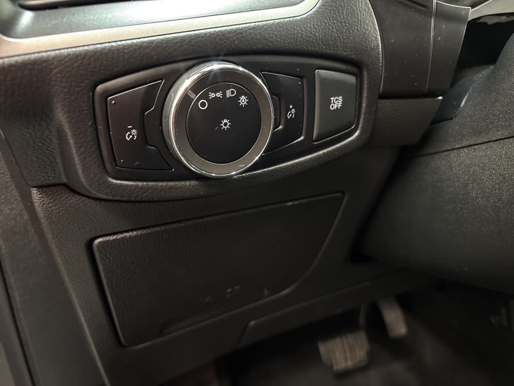 Thumbnail: 2023 Ford Edge - 24