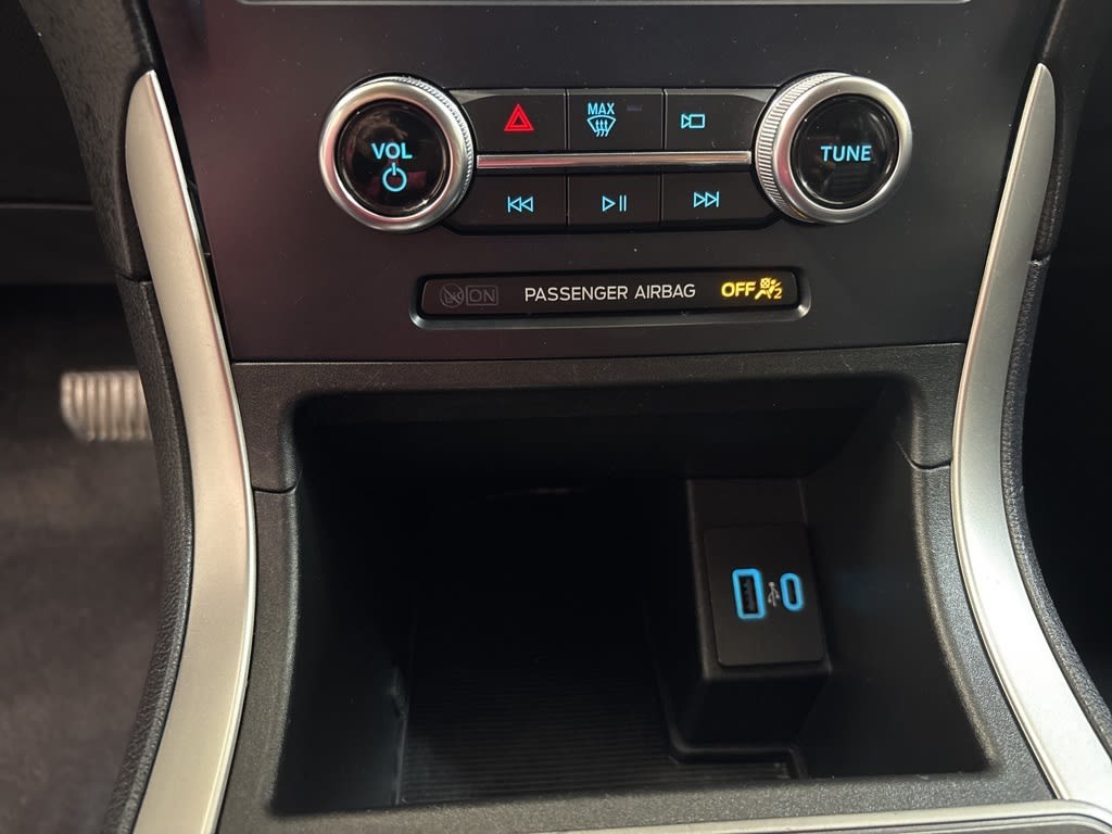 Thumbnail: 2023 Ford Edge - 26