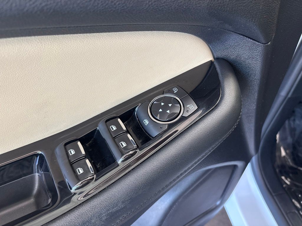 Thumbnail: 2020 Ford Edge - 22