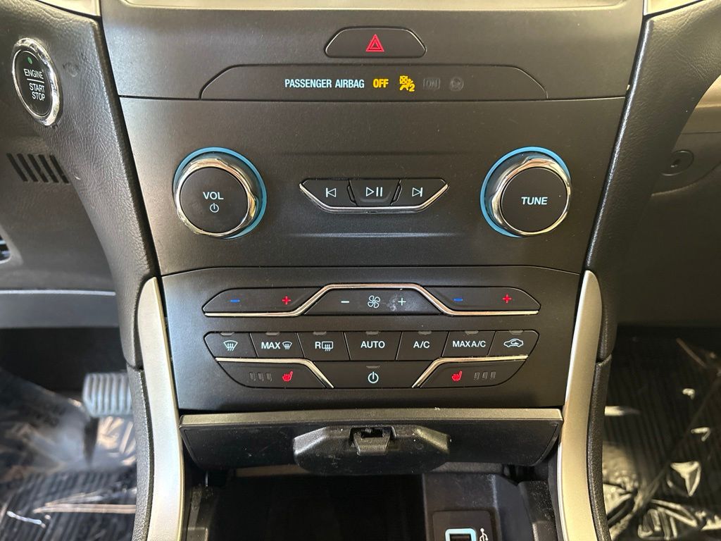 Thumbnail: 2020 Ford Edge - 28