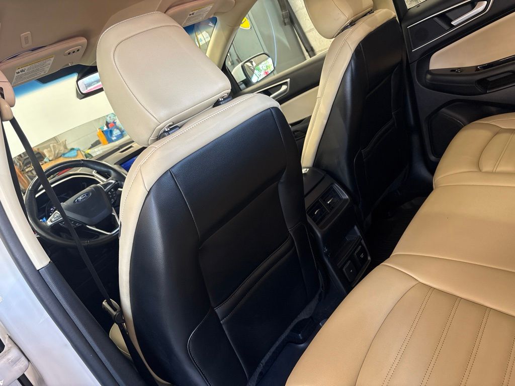 Thumbnail: 2020 Ford Edge - 11