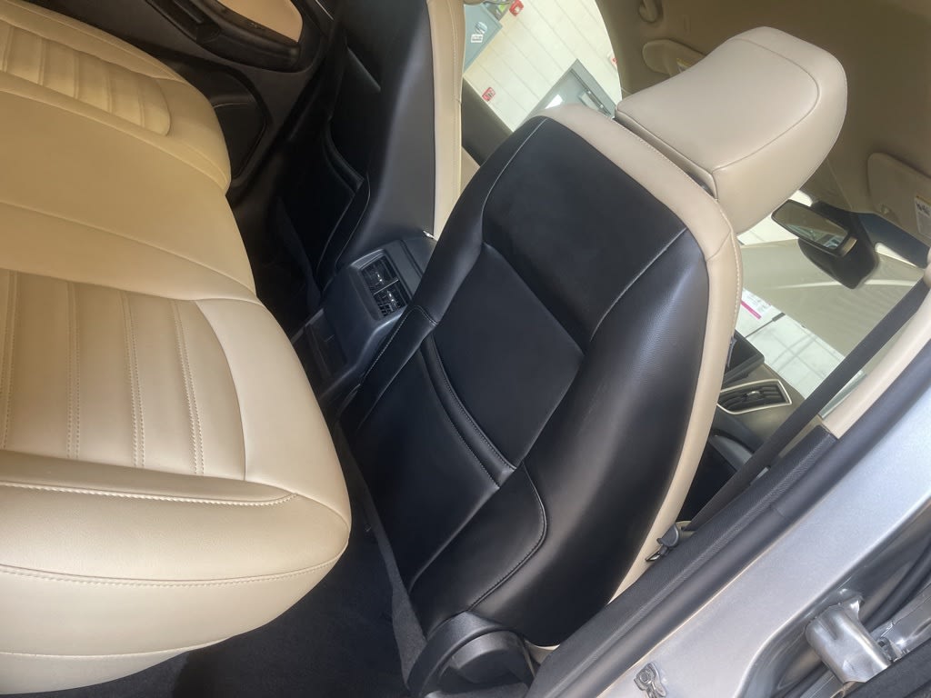 2022 Ford Edge SEL 31