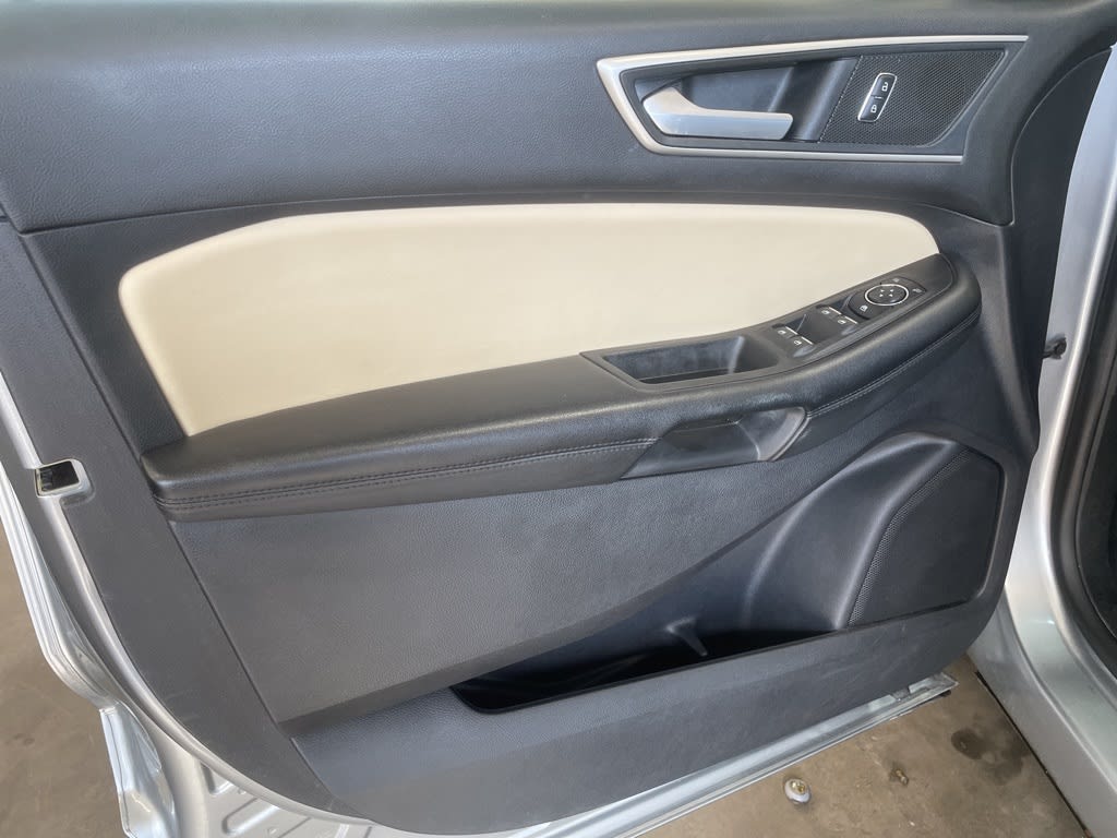 2022 Ford Edge SEL 20