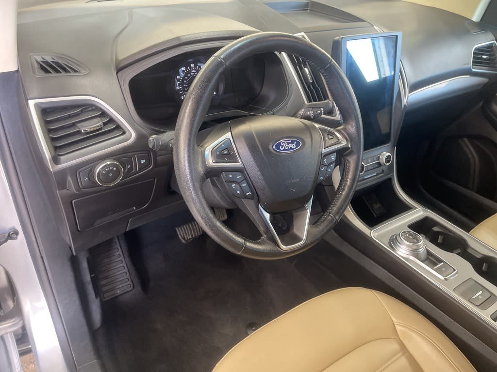 2022 Ford Edge SEL 2