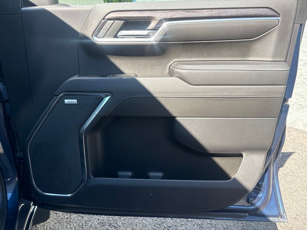 Thumbnail: 2023 Chevrolet Silverado 1500 - 41