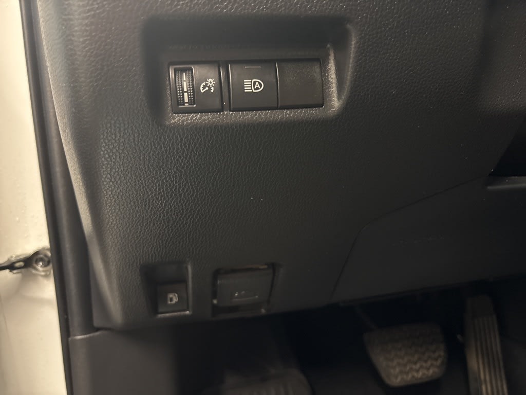 Thumbnail: 2022 Toyota RAV4 - 24