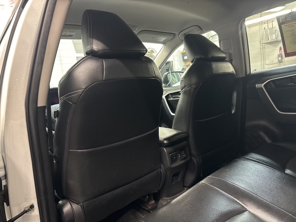 Thumbnail: 2022 Toyota RAV4 - 11