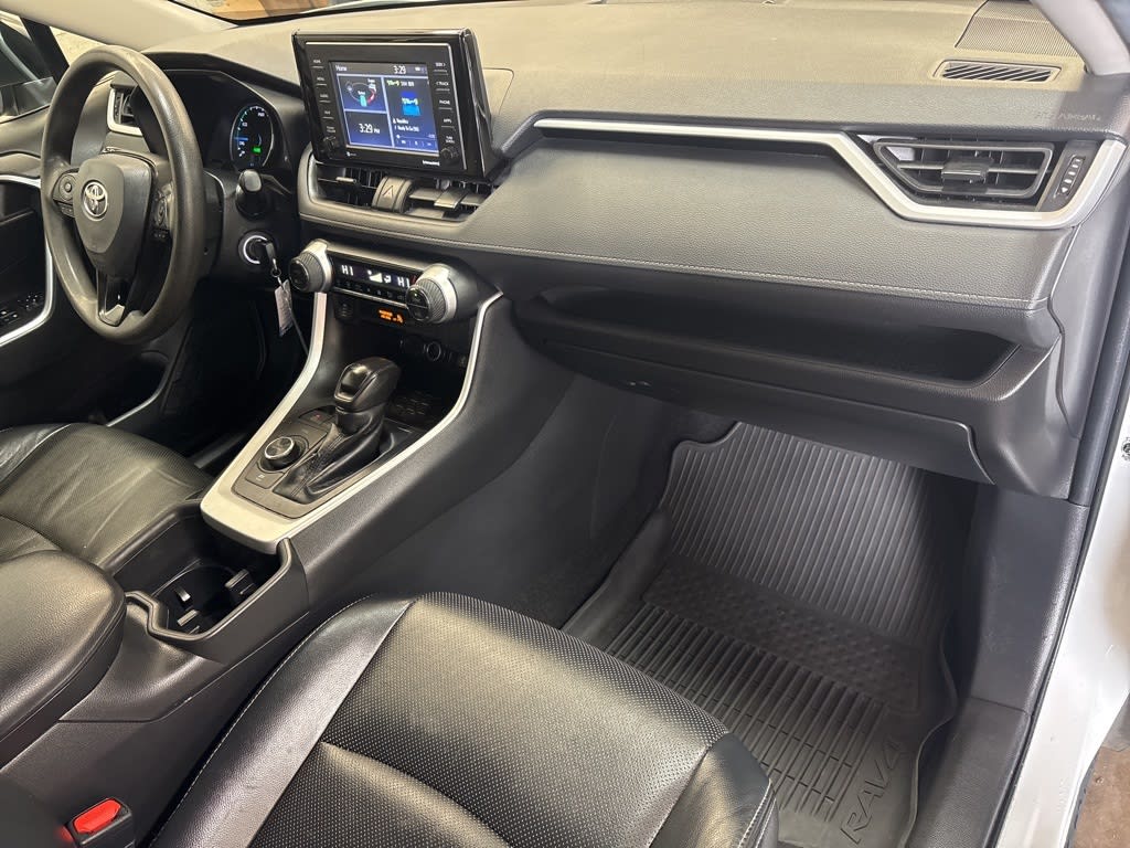 Thumbnail: 2022 Toyota RAV4 - 13