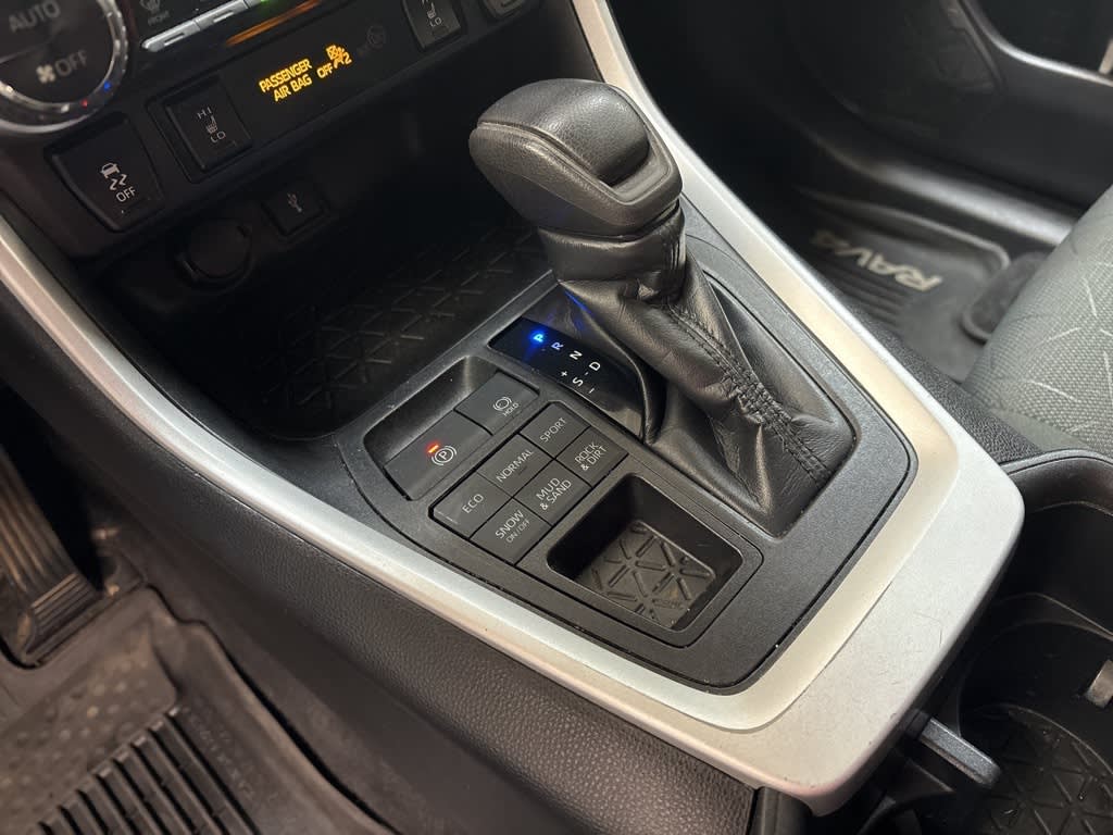 Thumbnail: 2022 Toyota RAV4 - 28