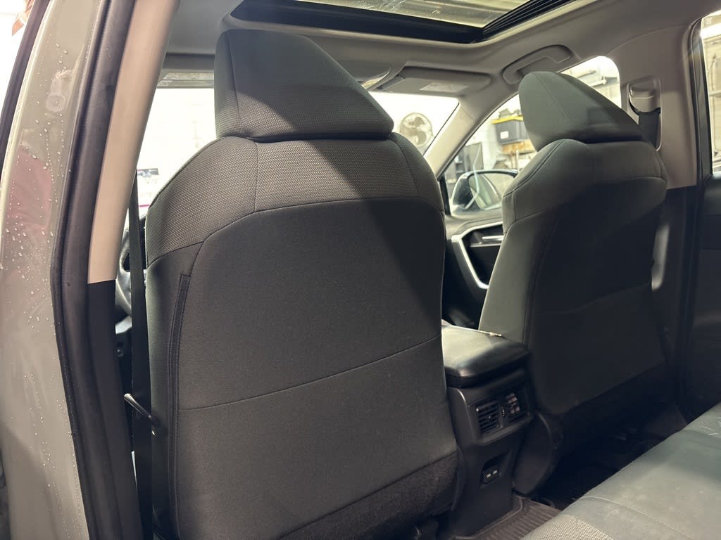 Thumbnail: 2022 Toyota RAV4 - 11