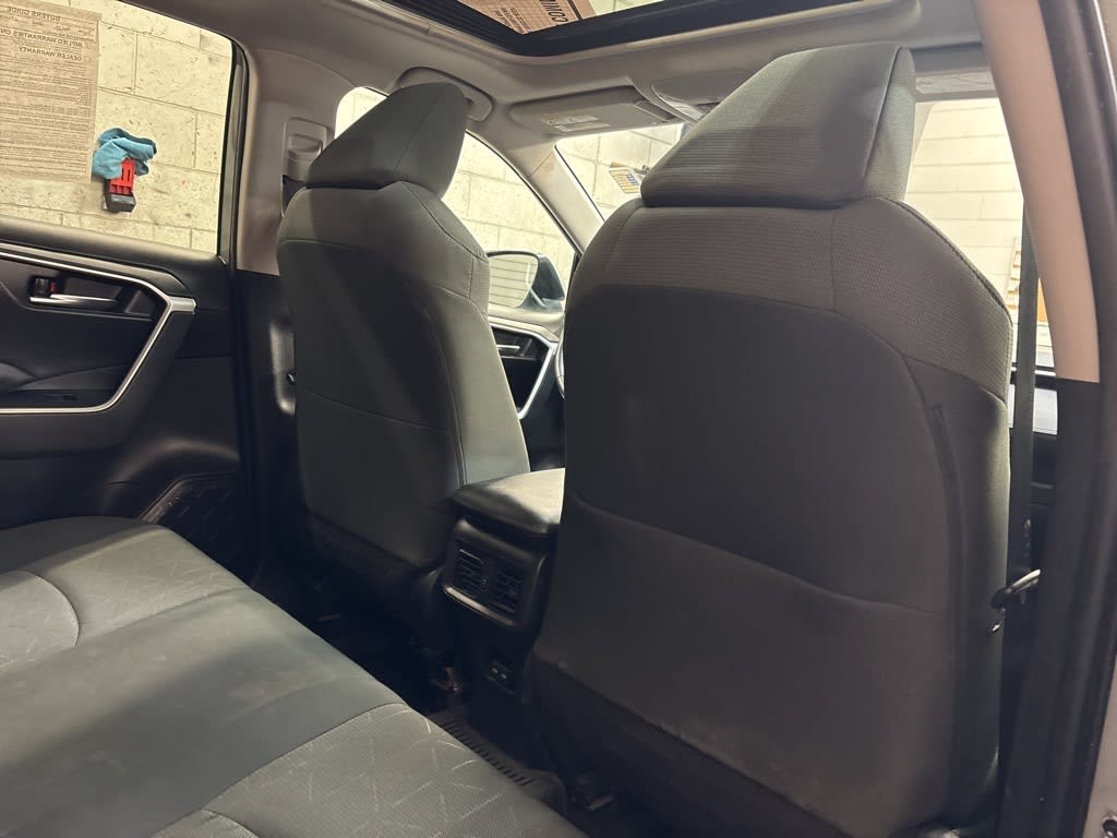 Thumbnail: 2022 Toyota RAV4 - 9