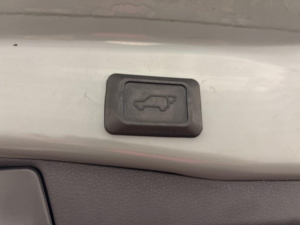 Thumbnail: 2022 Toyota RAV4 - 33