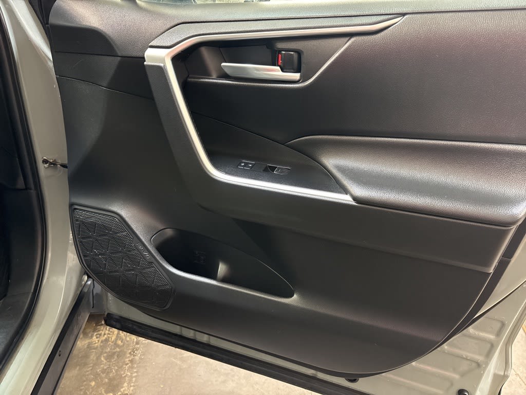 Thumbnail: 2022 Toyota RAV4 - 39