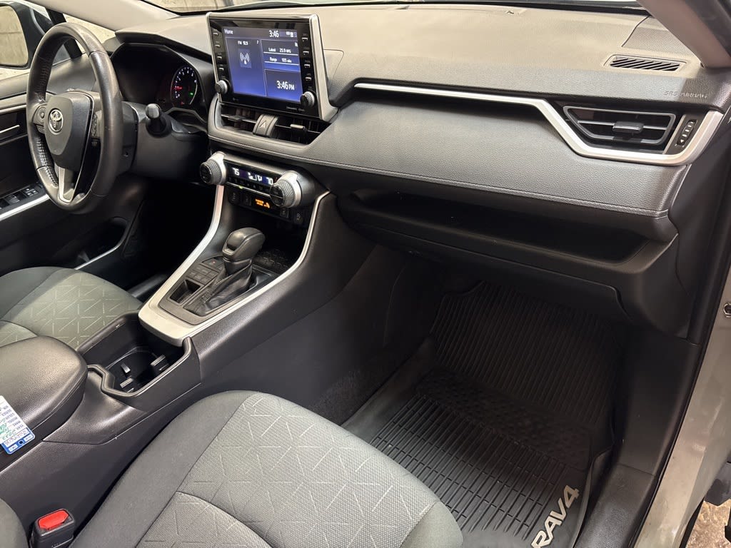 Thumbnail: 2022 Toyota RAV4 - 13