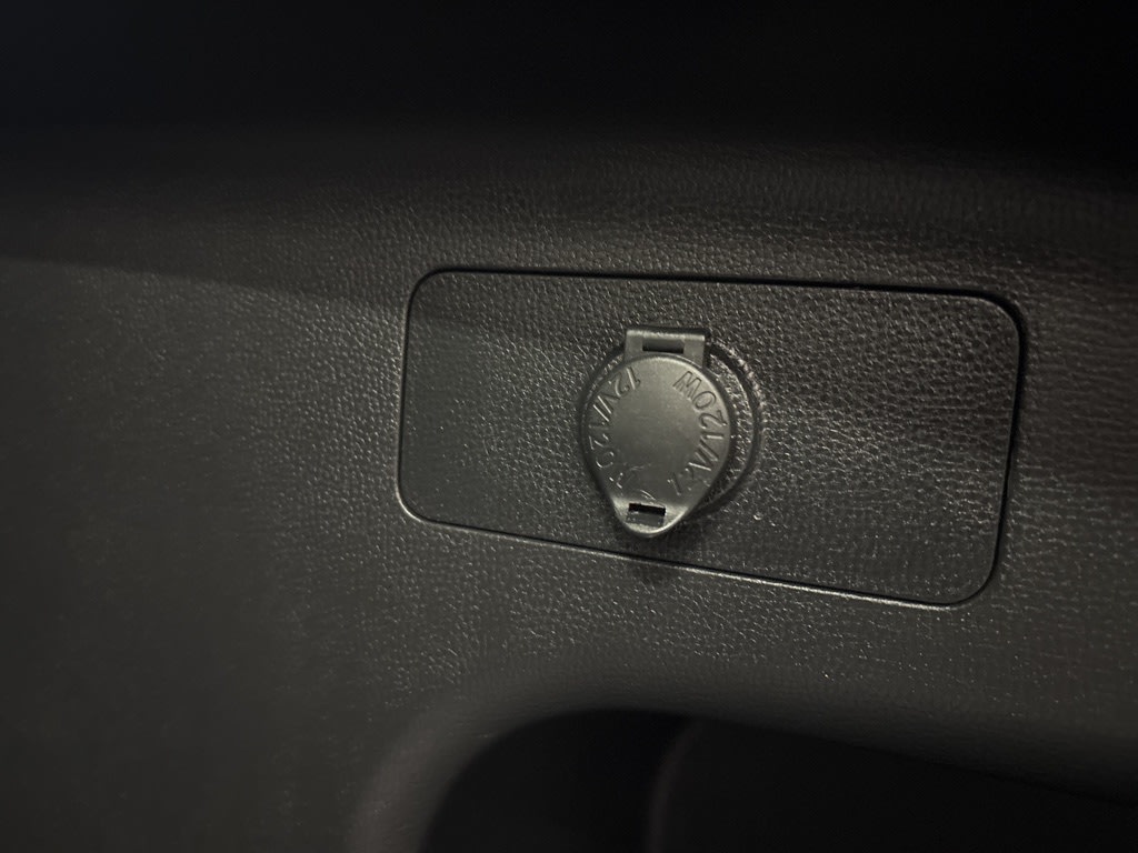 Thumbnail: 2022 Toyota RAV4 - 32