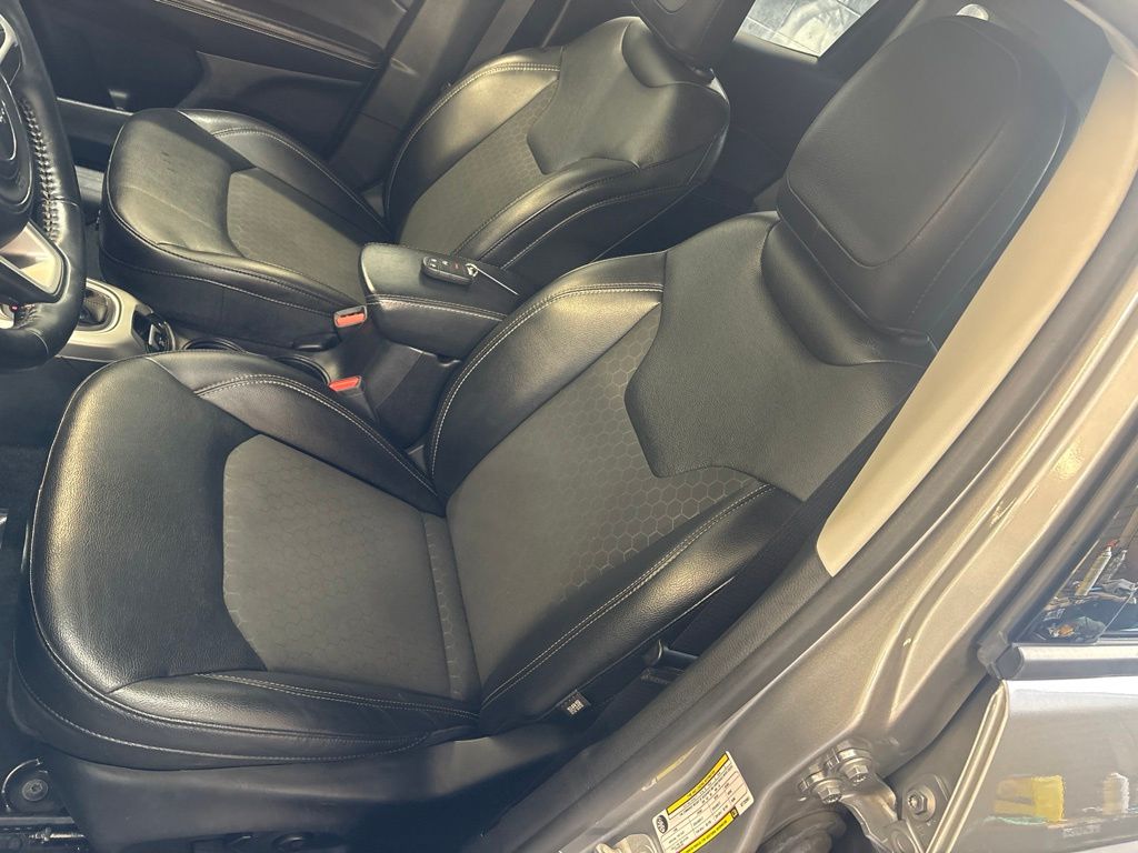 Thumbnail: 2019 Jeep Compass - 9