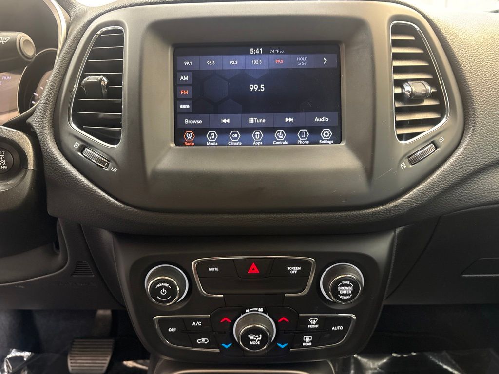 Thumbnail: 2019 Jeep Compass - 14