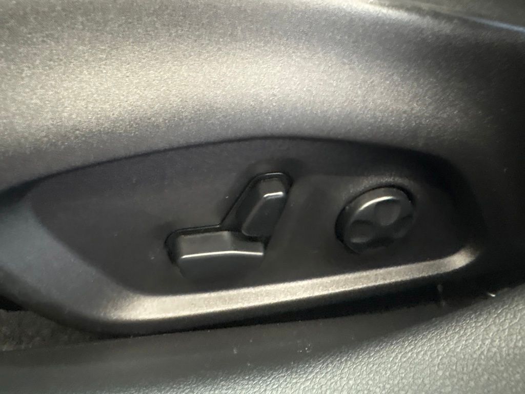Thumbnail: 2018 Jeep Compass - 25