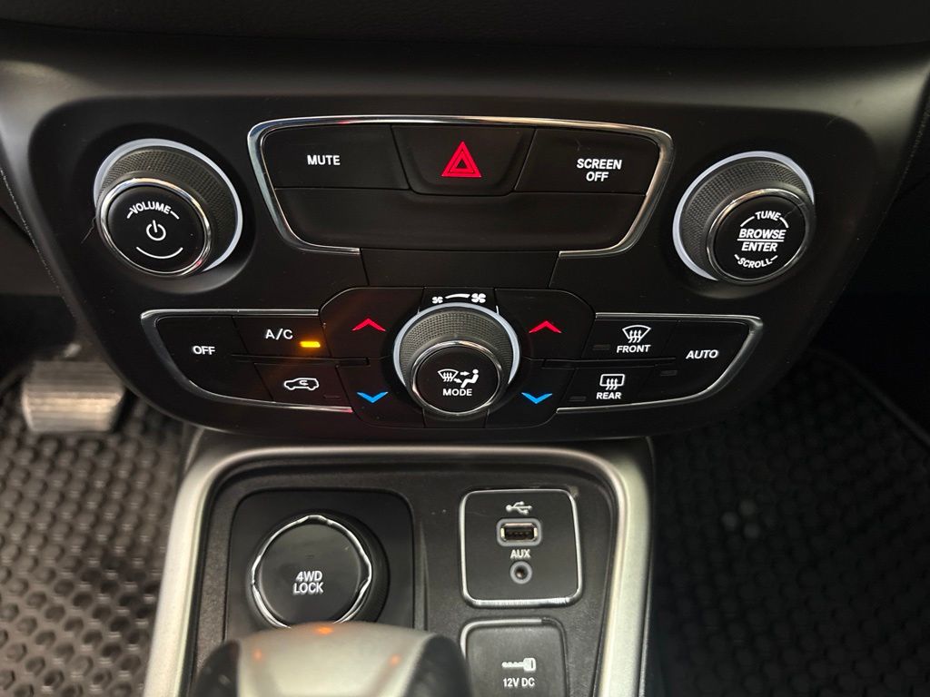 Thumbnail: 2018 Jeep Compass - 27