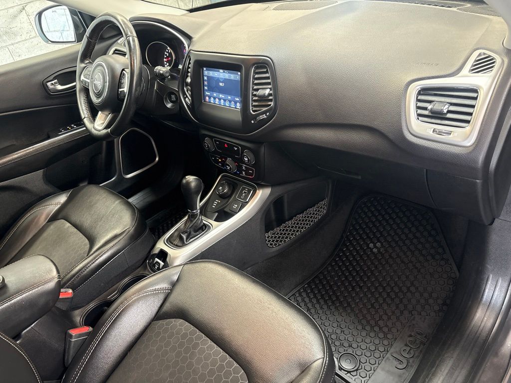 Thumbnail: 2018 Jeep Compass - 13