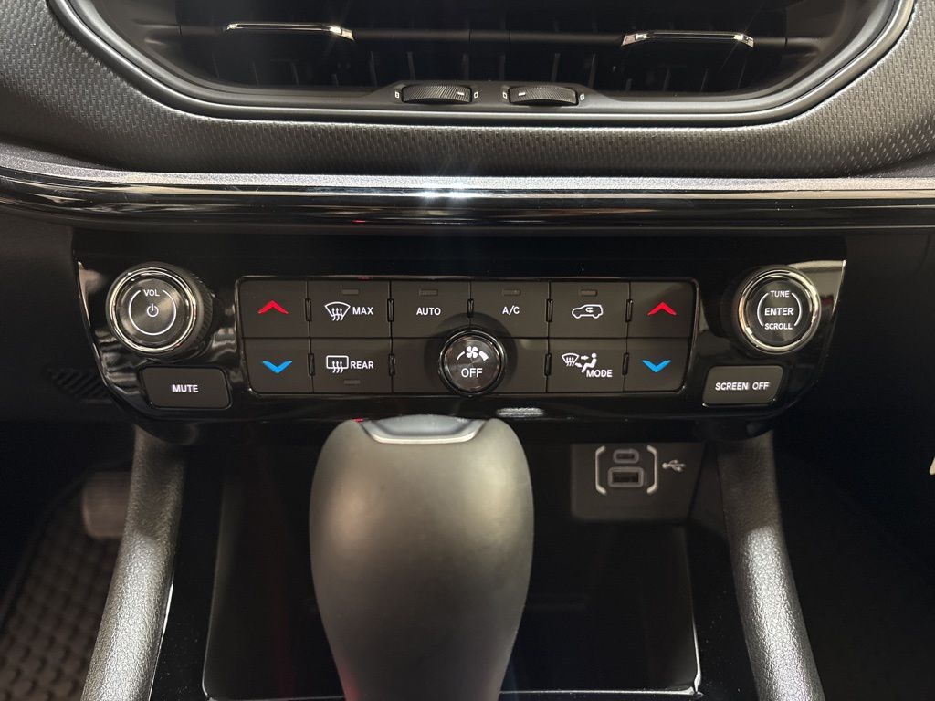 Thumbnail: 2026 Jeep Compass - 26