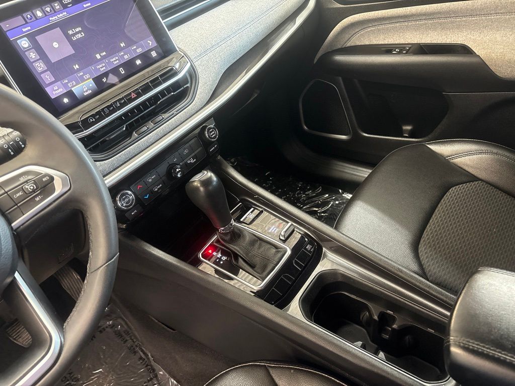 Thumbnail: 2024 Jeep Compass - 15