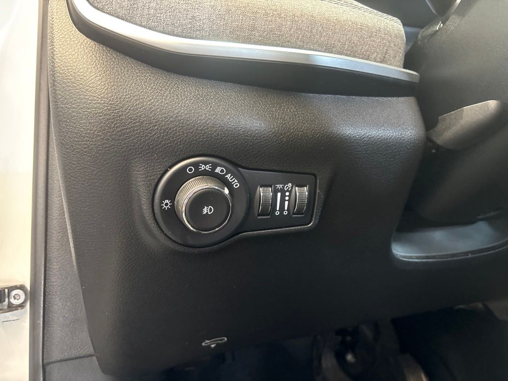 Thumbnail: 2024 Jeep Compass - 22