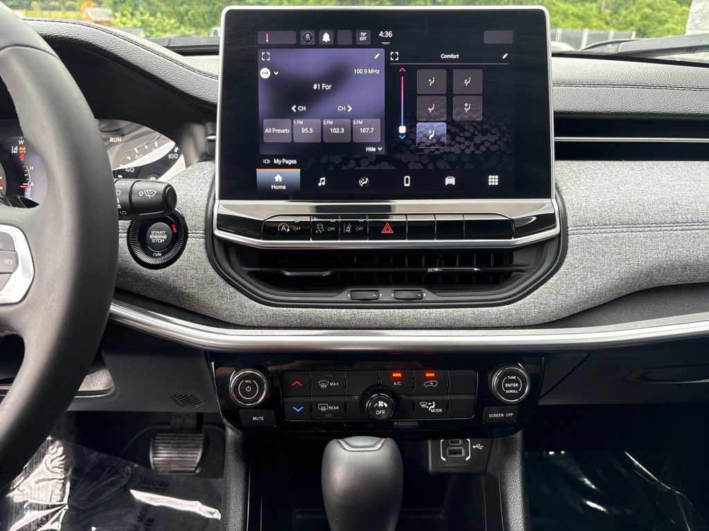Thumbnail: 2023 Jeep Compass - 13