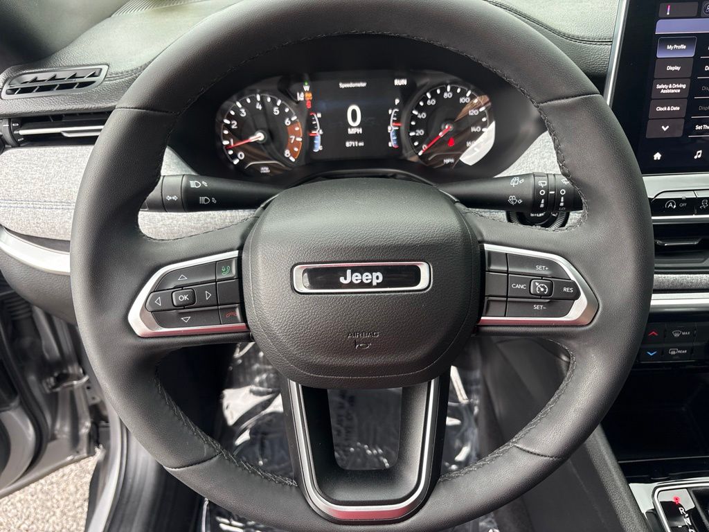 Thumbnail: 2023 Jeep Compass - 7