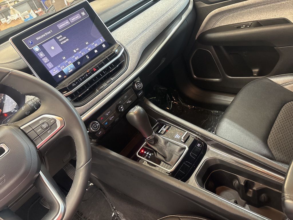 Thumbnail: 2024 Jeep Compass - 15