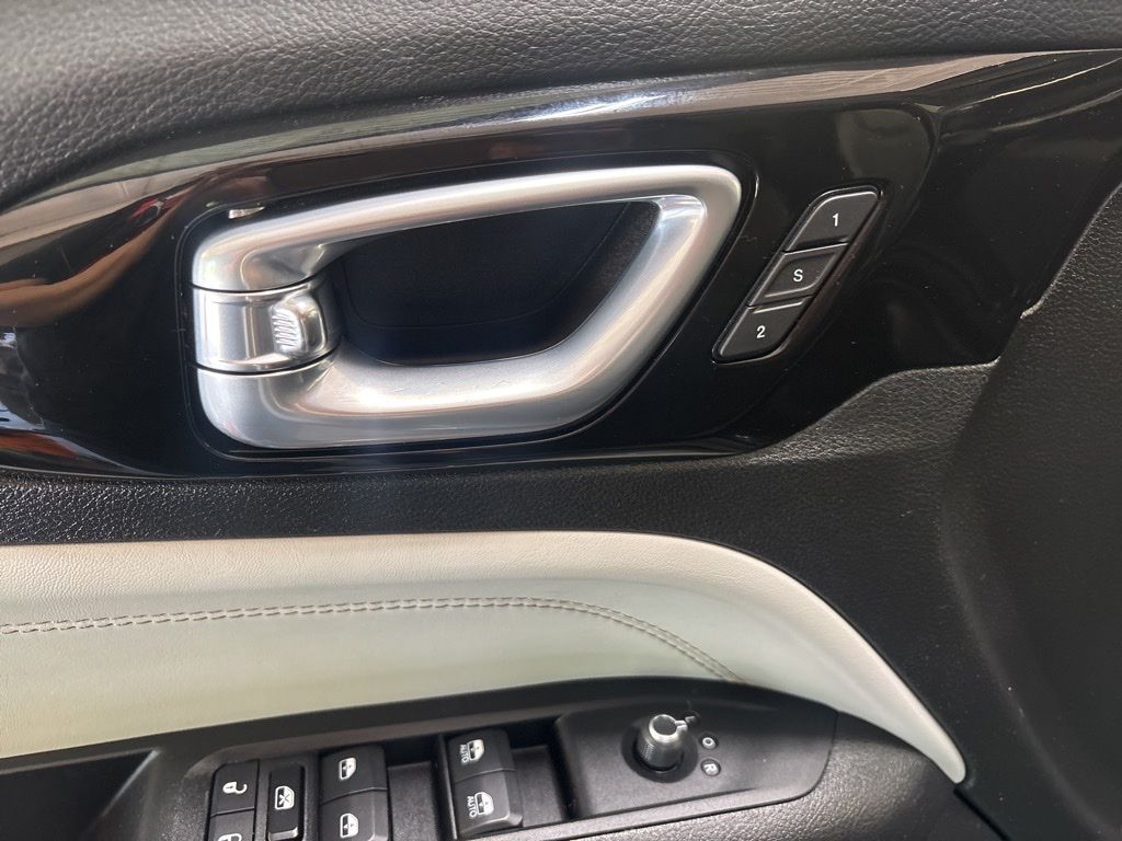 Thumbnail: 2022 Jeep Compass - 23
