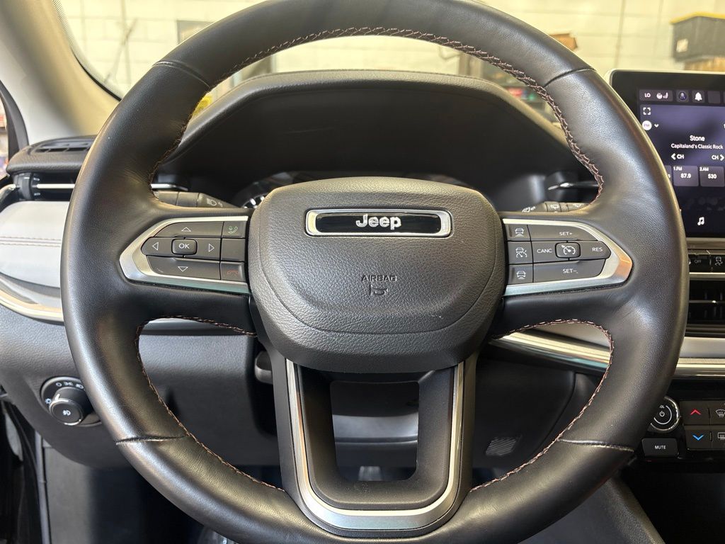 Thumbnail: 2022 Jeep Compass - 7