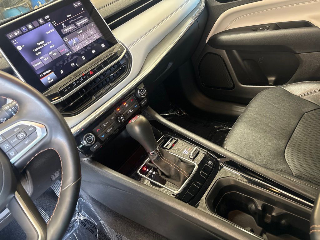 Thumbnail: 2022 Jeep Compass - 24
