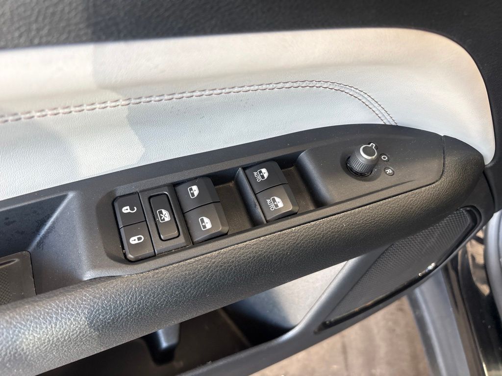 Thumbnail: 2022 Jeep Compass - 21