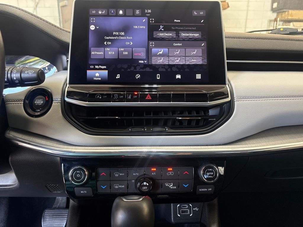 Thumbnail: 2022 Jeep Compass - 13