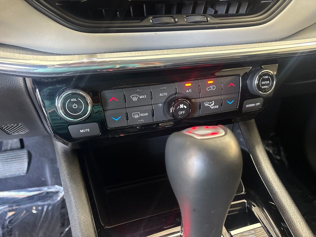 Thumbnail: 2022 Jeep Compass - 26