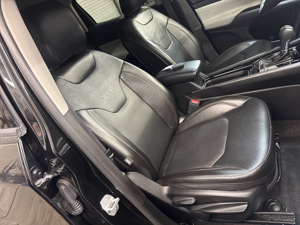 Thumbnail: 2022 Jeep Compass - 10