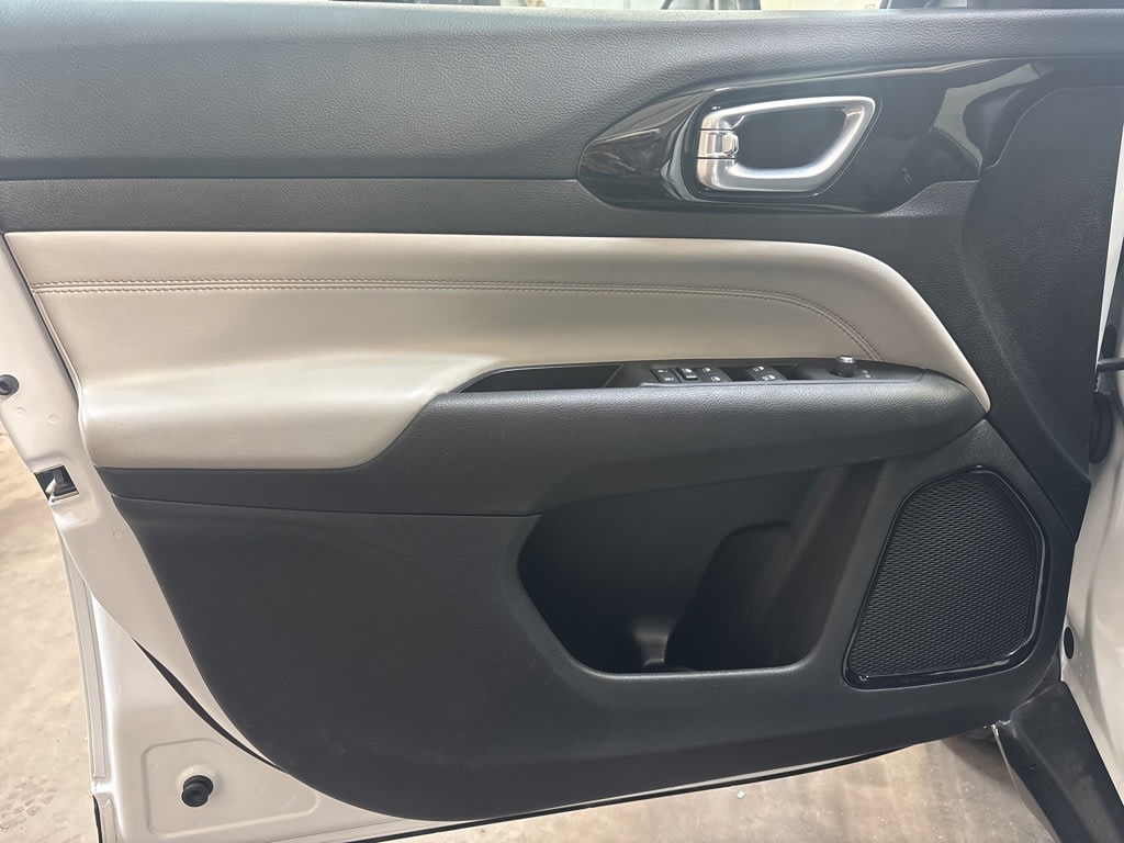 Thumbnail: 2022 Jeep Compass - 21