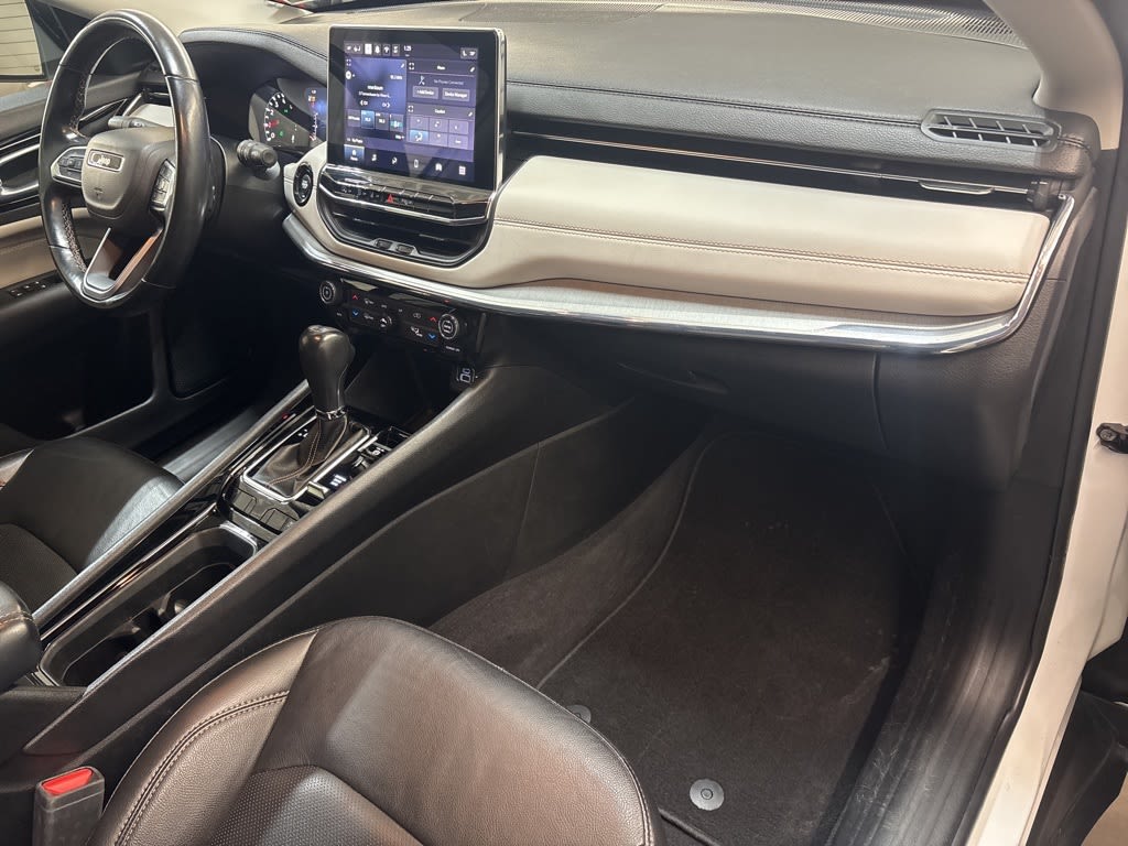 Thumbnail: 2022 Jeep Compass - 12