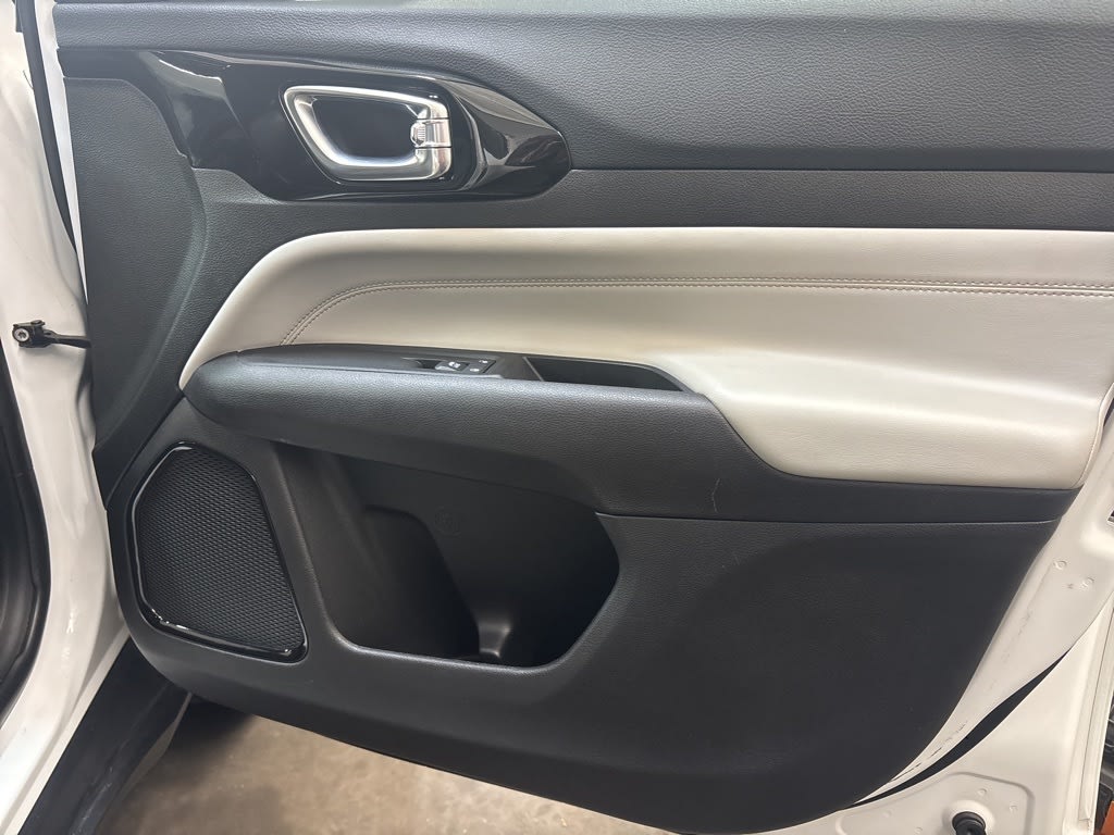 Thumbnail: 2022 Jeep Compass - 41