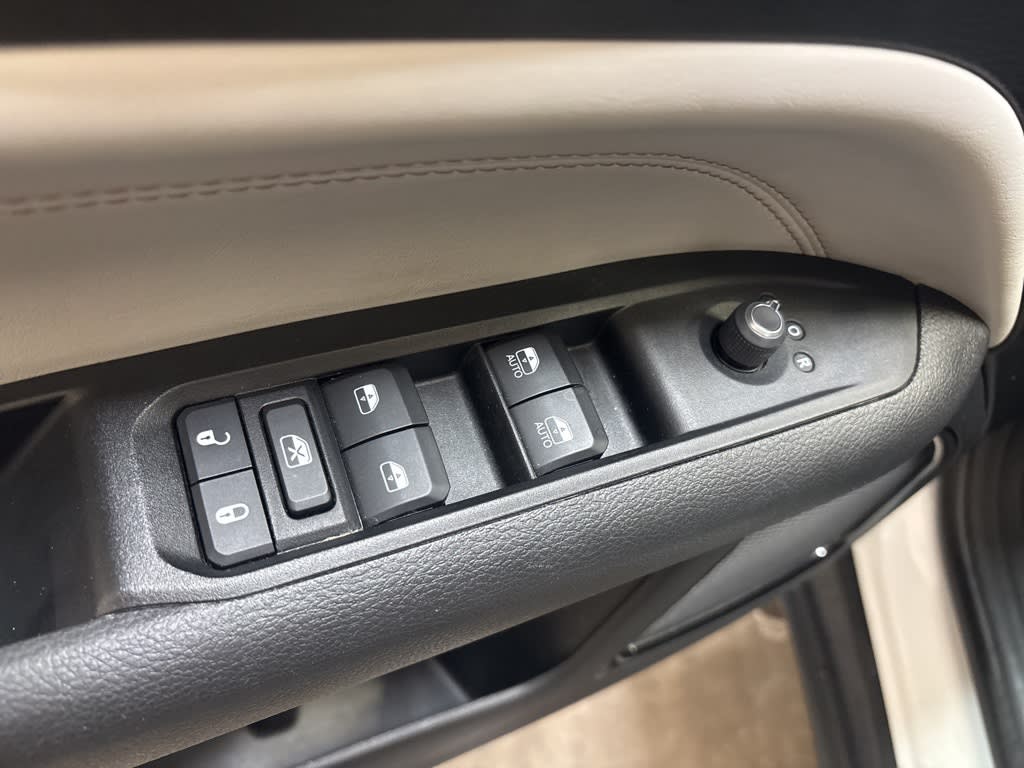 Thumbnail: 2022 Jeep Compass - 22