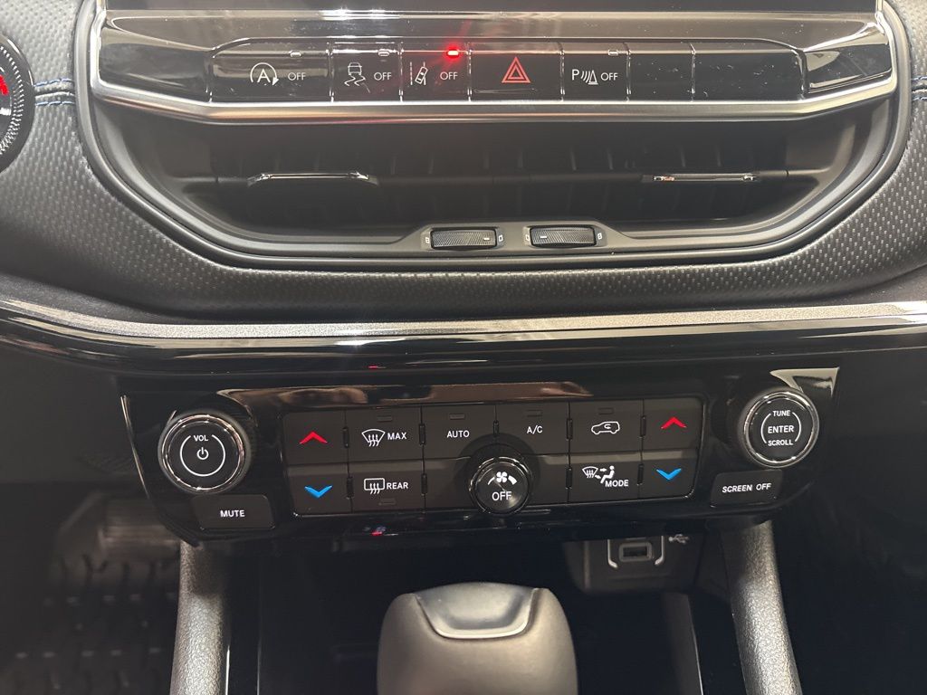 Thumbnail: 2026 Jeep Compass - 23