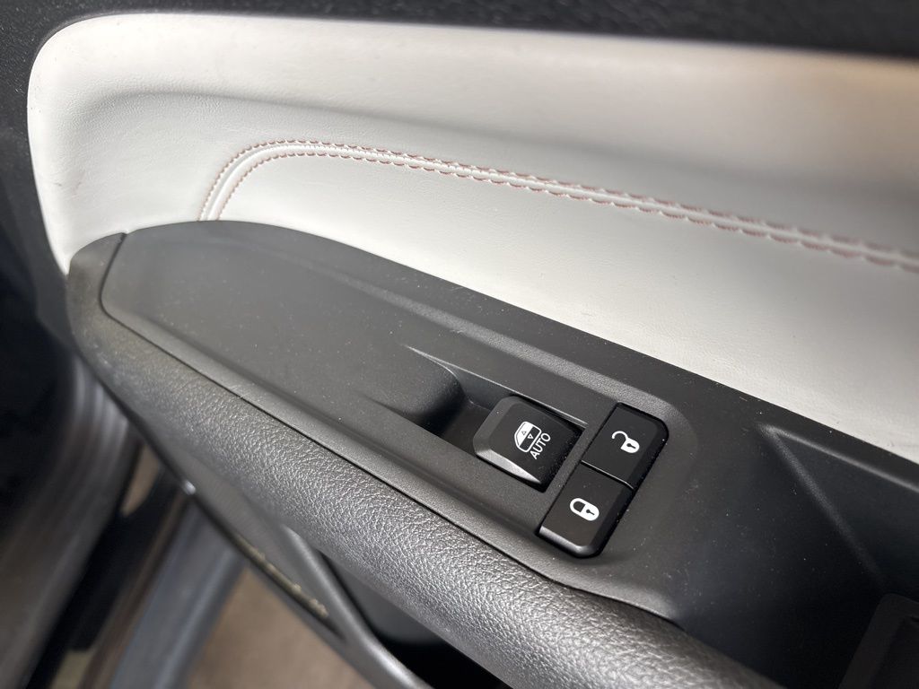Thumbnail: 2023 Jeep Compass - 40