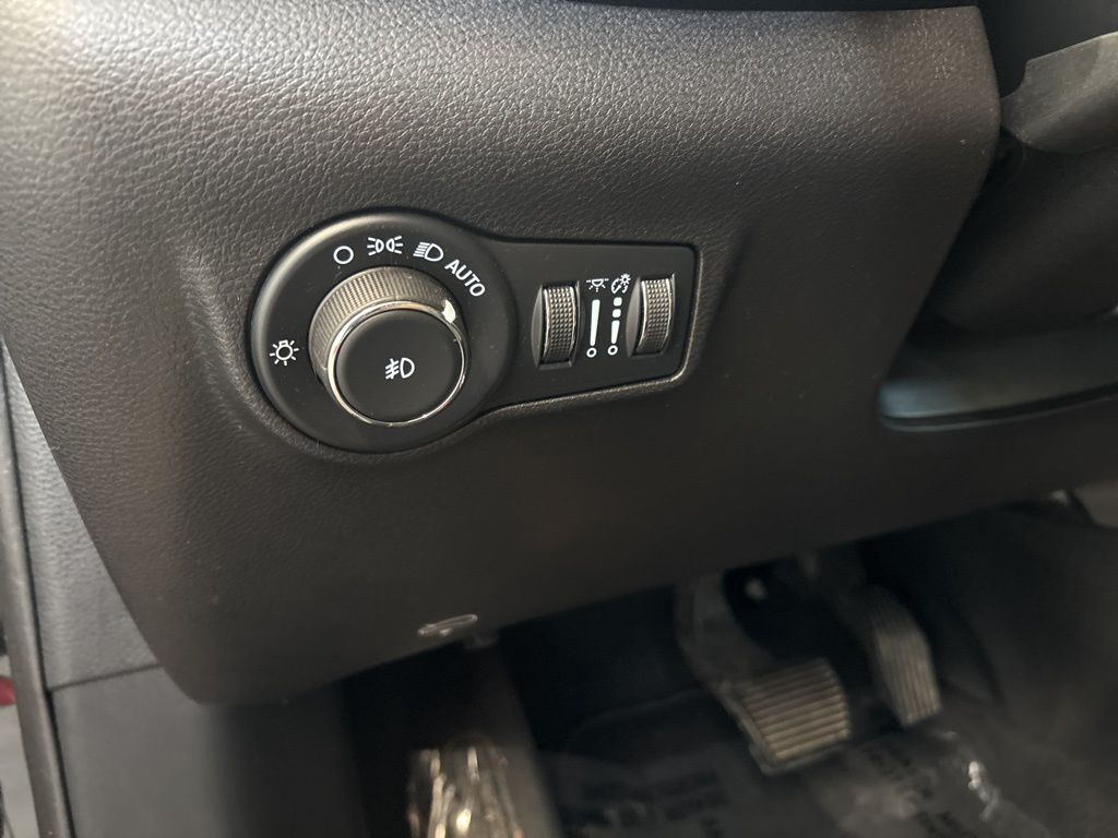Thumbnail: 2023 Jeep Compass - 22