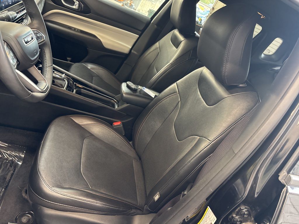 Thumbnail: 2023 Jeep Compass - 9