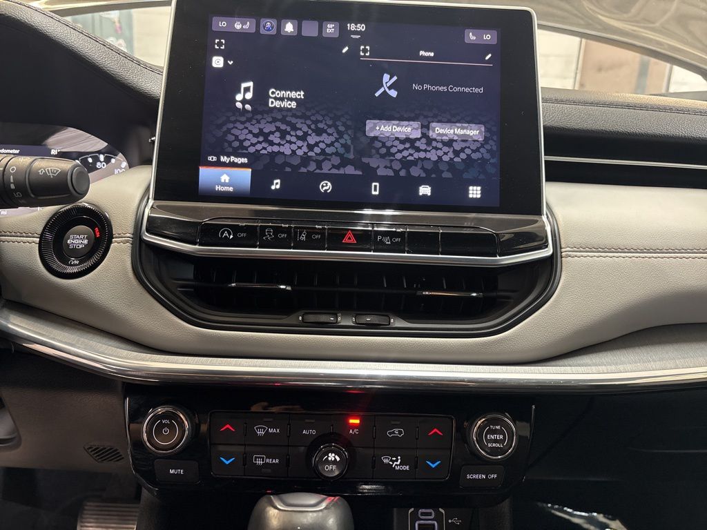 Thumbnail: 2023 Jeep Compass - 14