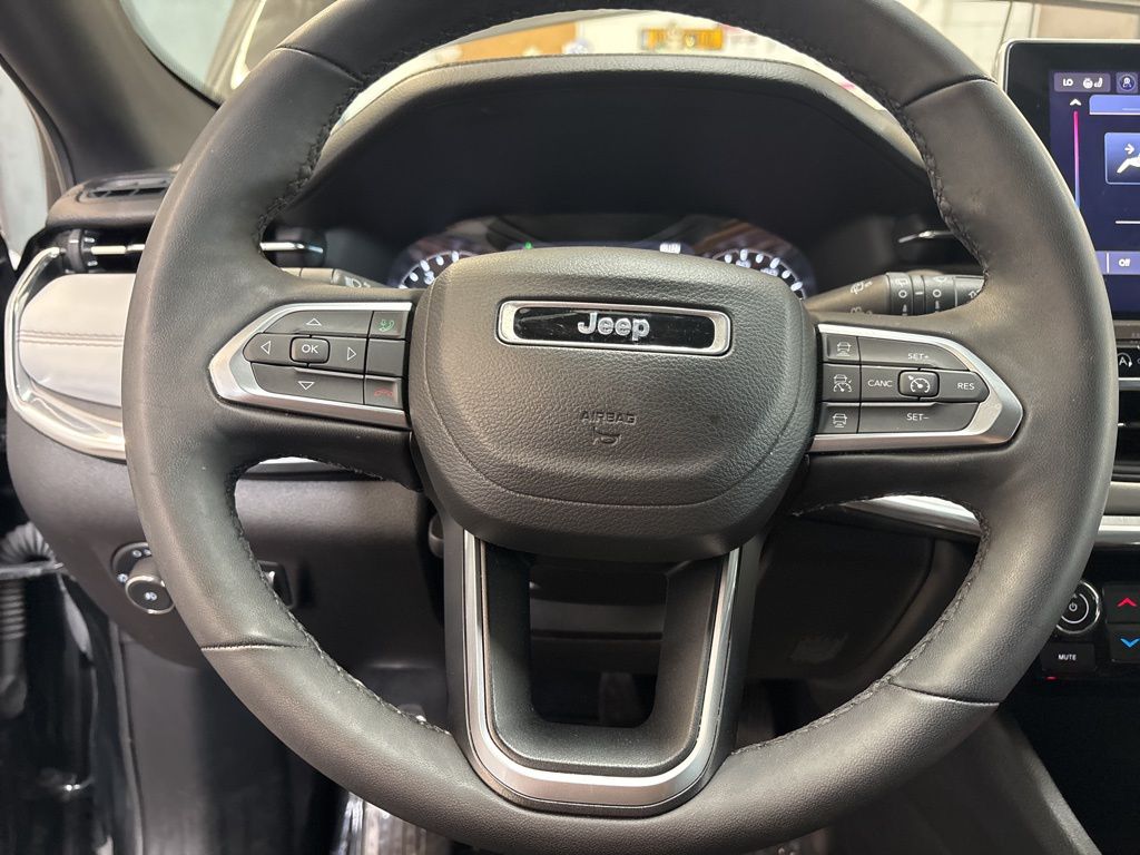Thumbnail: 2023 Jeep Compass - 8