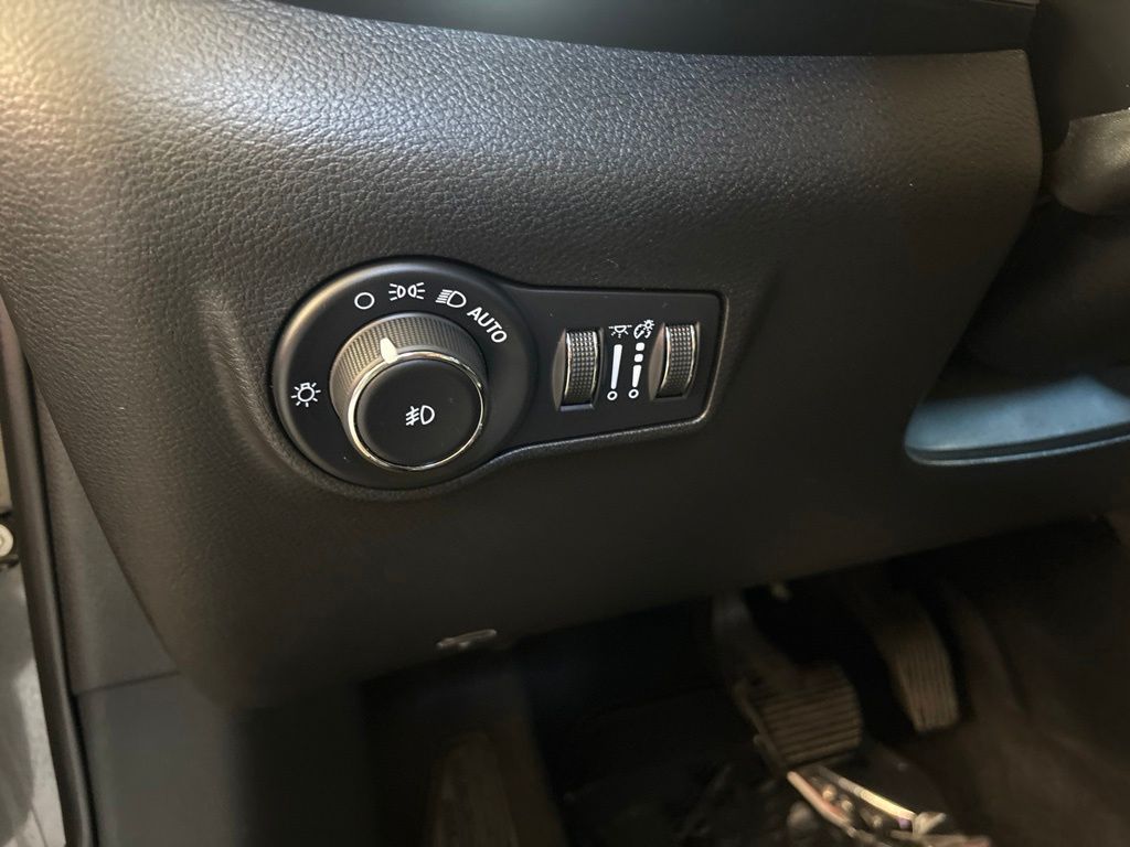 Thumbnail: 2024 Jeep Compass - 23